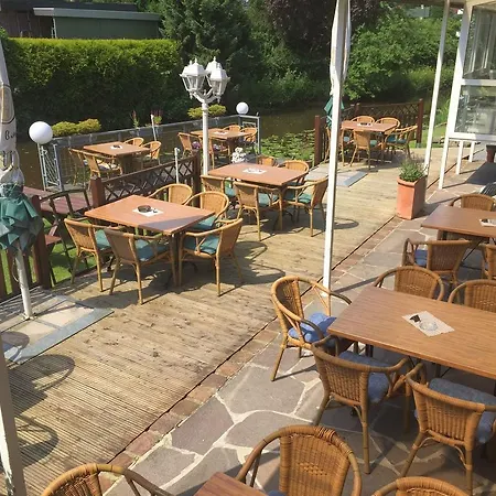 Отель Rave Фелен